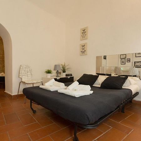 Roman Grotto Experience 5Pax Екстер'єр фото