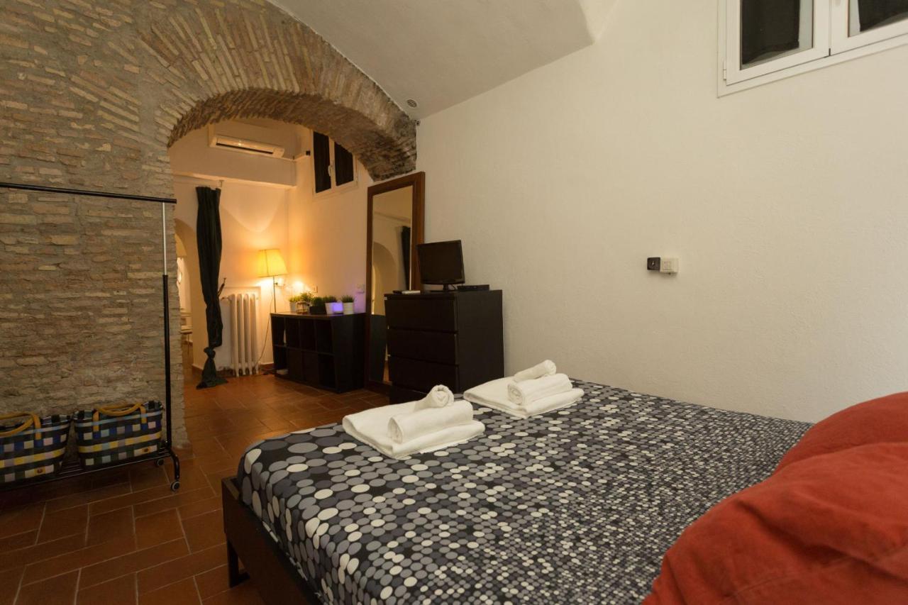 Roman Grotto Experience 5Pax Екстер'єр фото