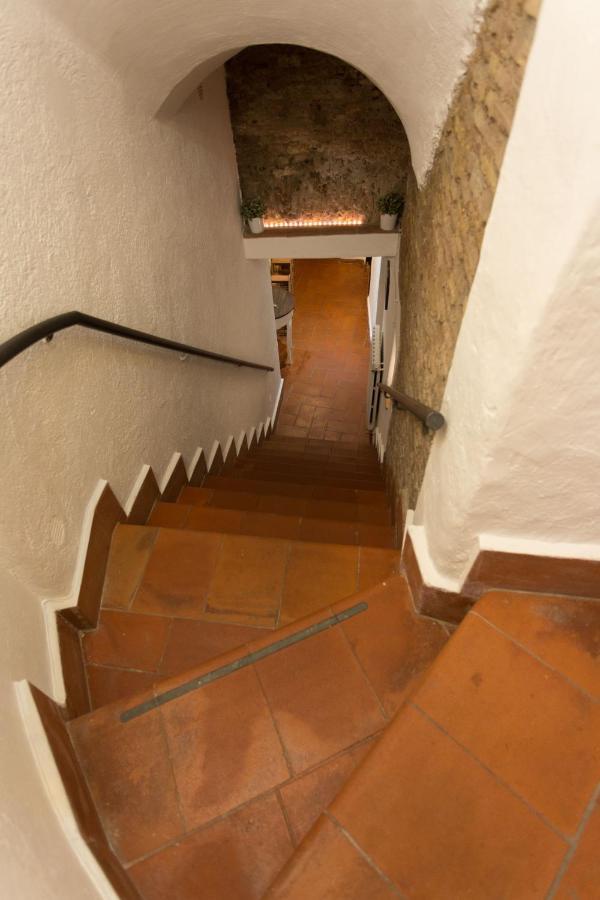 Roman Grotto Experience 5Pax Екстер'єр фото