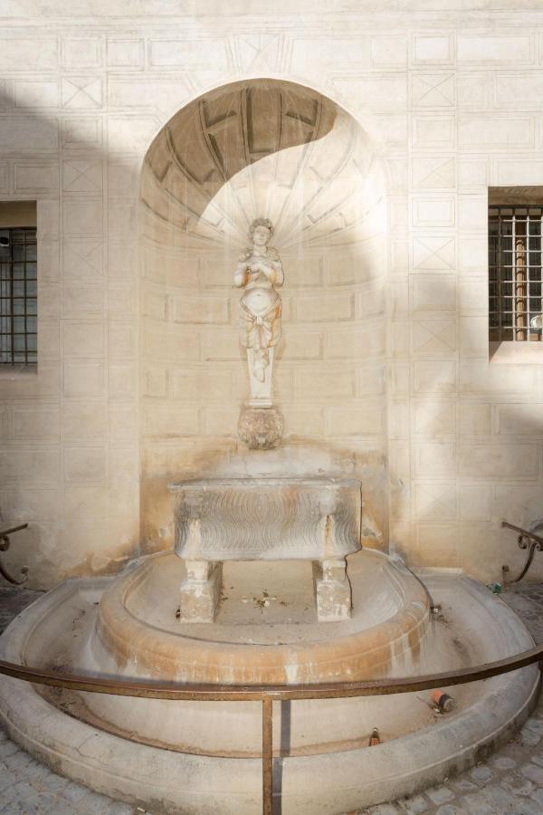 Roman Grotto Experience 5Pax Екстер'єр фото